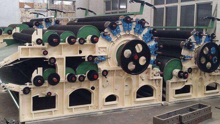 無紡布梳理機(jī)